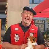 Mitglied der Suchhundestaffel in Reutlingen des DRK
