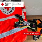 Einsatzkleidung und Zuggeschirr eines Mantrailers